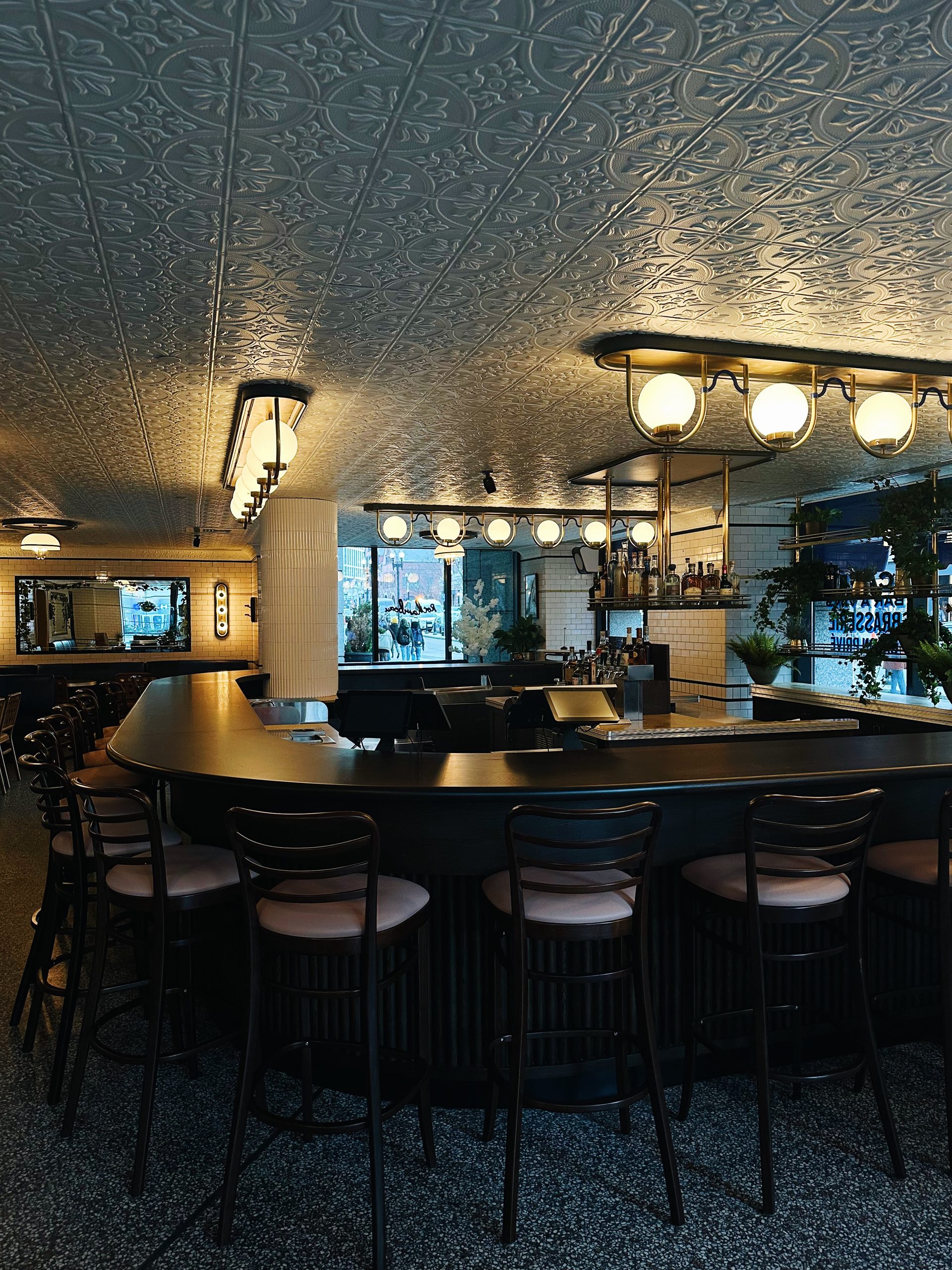 Rochambeau's New Street Bar in the Heart of Back Bay | Rochambeau | Café, Restaurant & Bar in Boston, MA